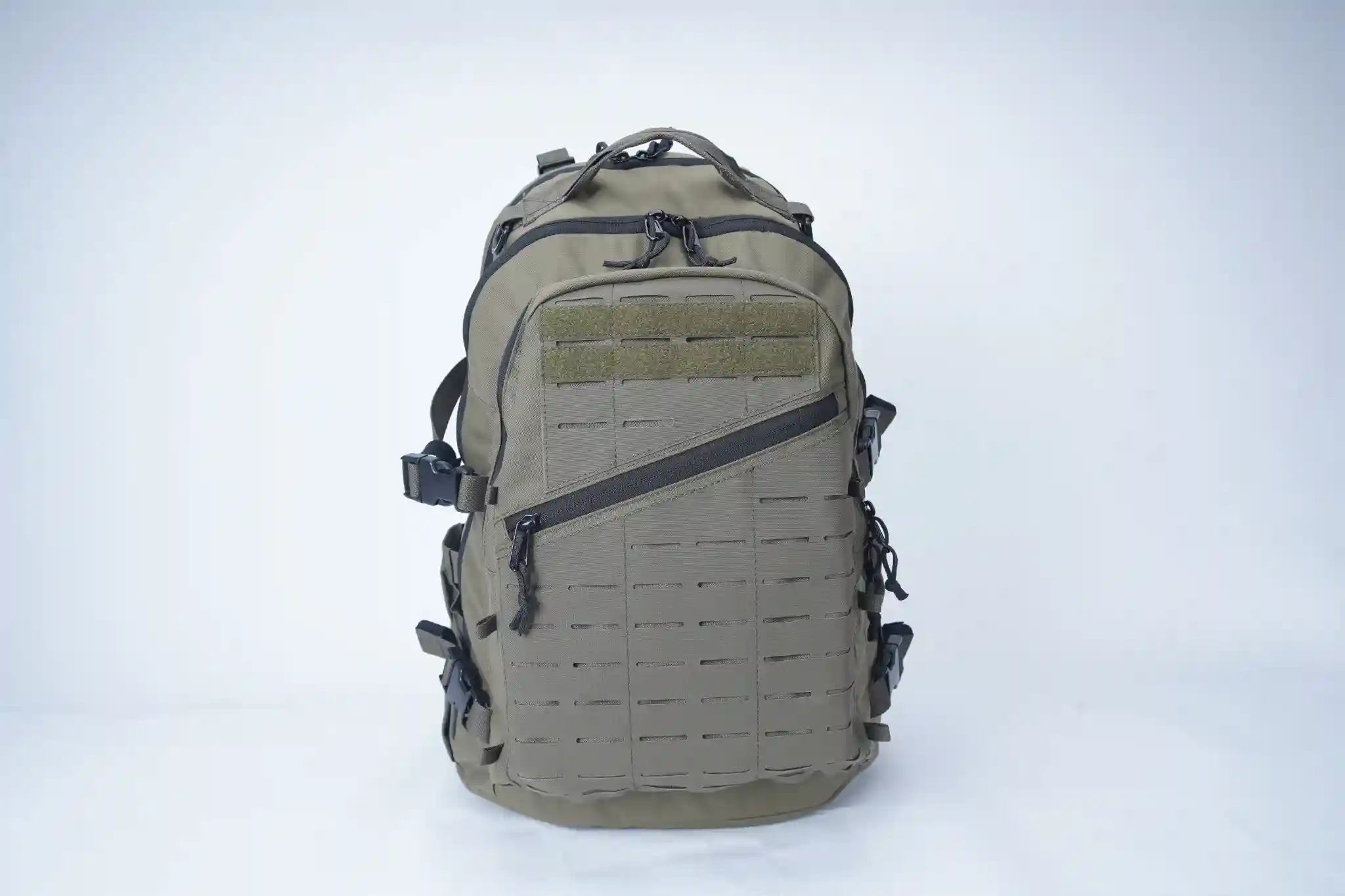 dunkelgrüner taktischer Rucksack