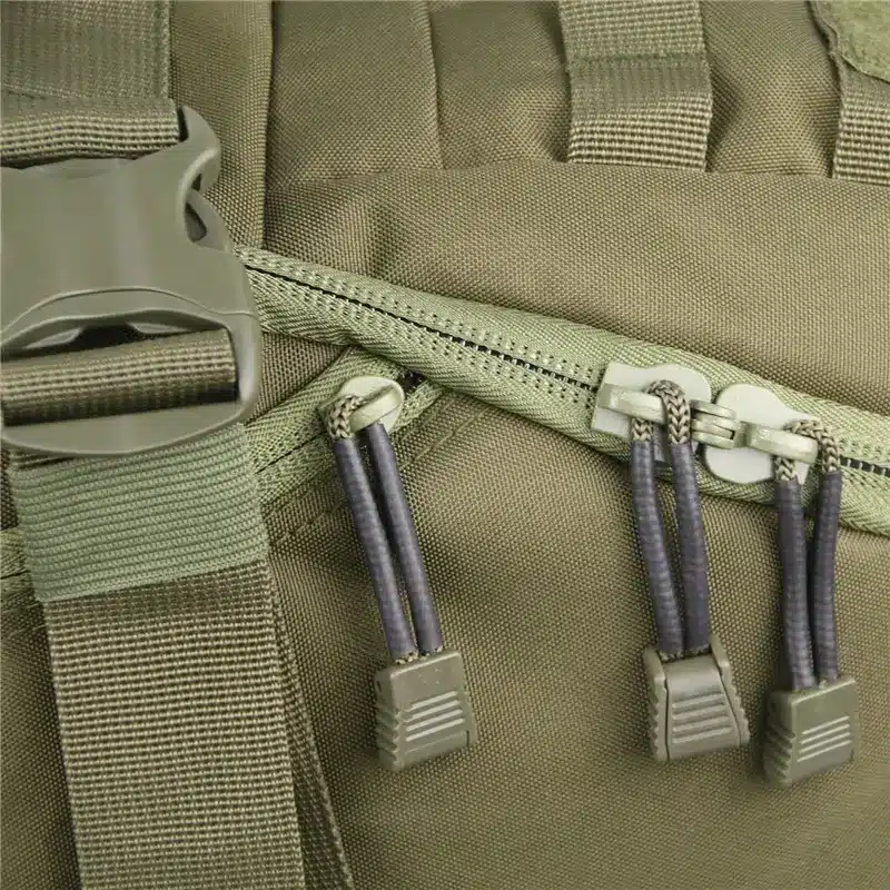 lockable zippers and side-release buckle