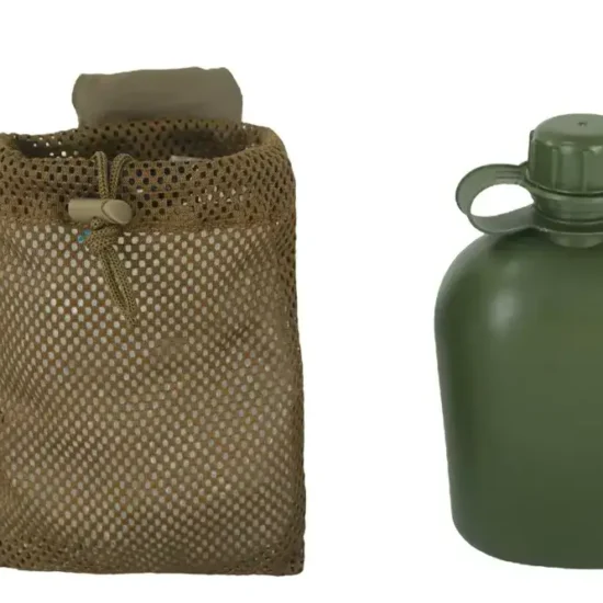 bolsa modular e uma garrafa de água
